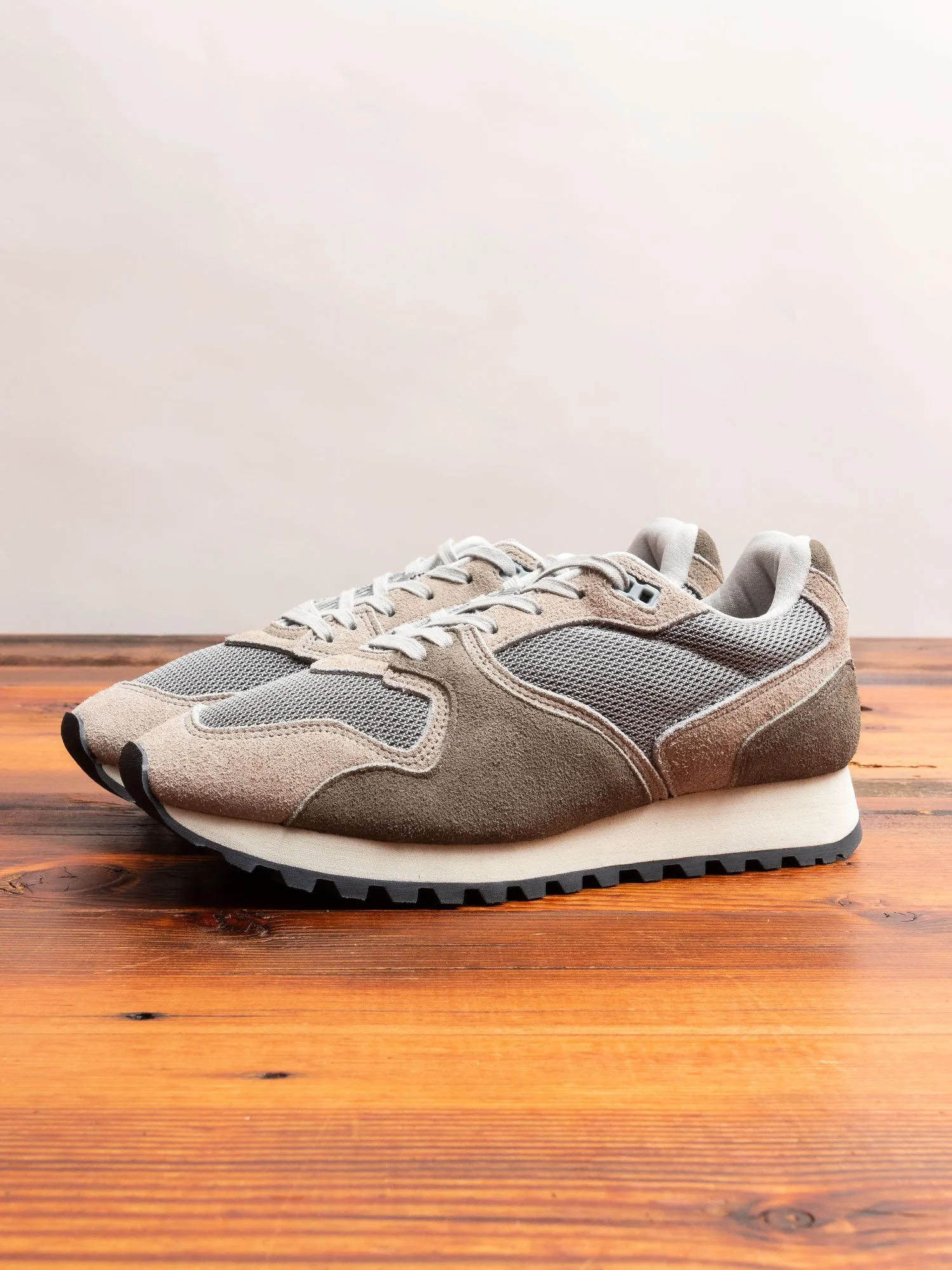 Trainer 033 in Grey